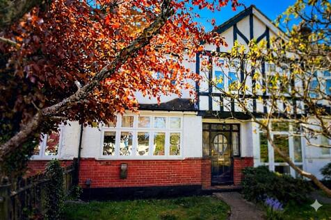 Oakfield Gardens, Beckenham, BR3