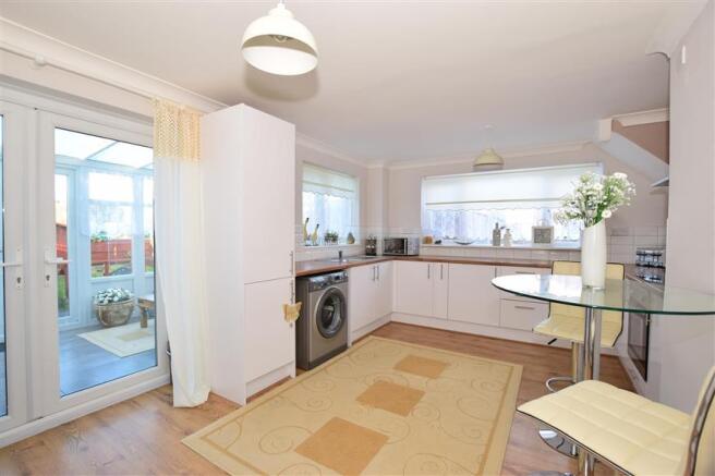 Kitchen/Breakfast Area