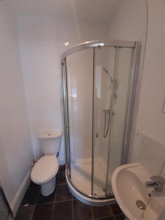 1 bed House Share to rent Image 7