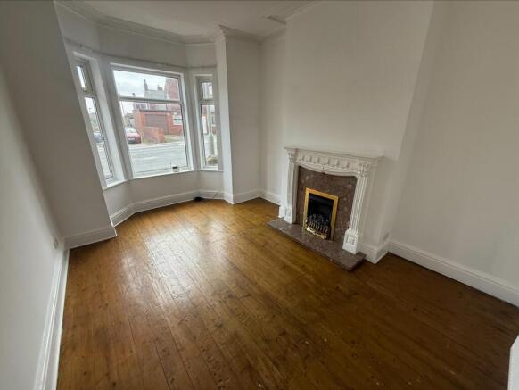2 bed Terraced to rent Image 5
