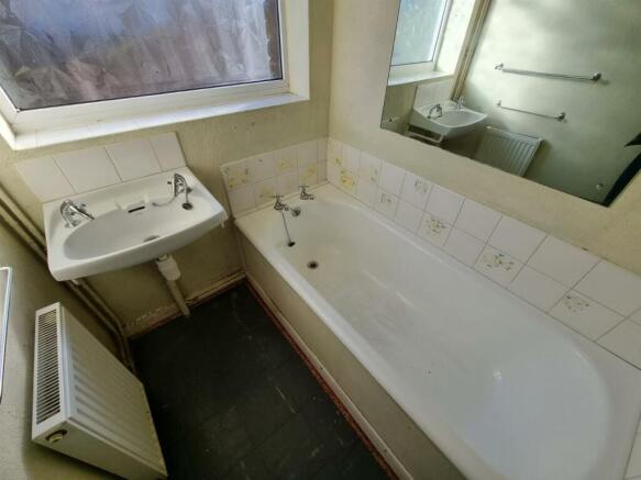 Bathroom.jpg