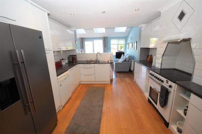 kitchen 3 .jpg