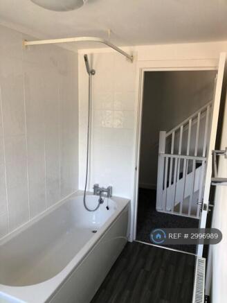 4 bed Terraced to rent Image 12
