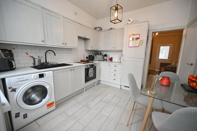 2 bed Semi-Detached for sale Image 3