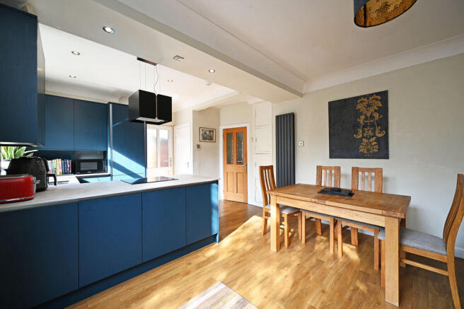 3 bed Semi-Detached for sale Image 11