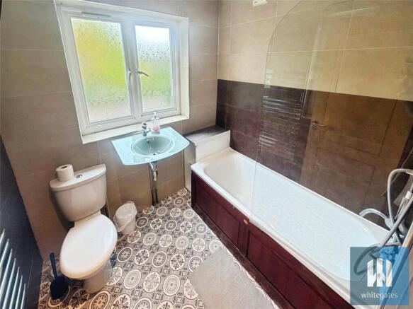 8 bed Semi-Detached to rent Image 10