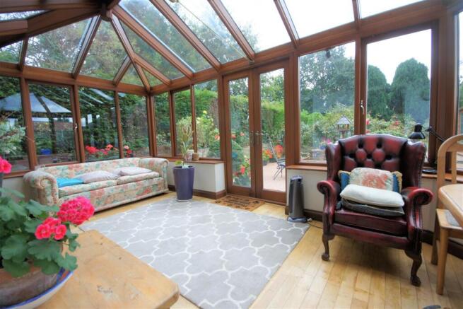 4 bed Detached for sale Image 11