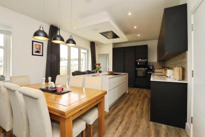 Heathcliff Drive, Glasgow, G75 photo 4