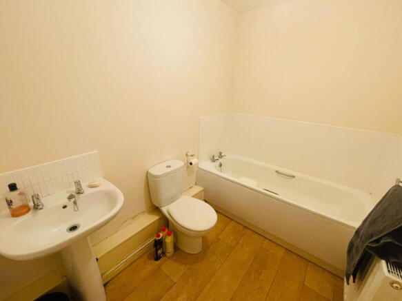 2 bed Ground Flat for sale Image 12