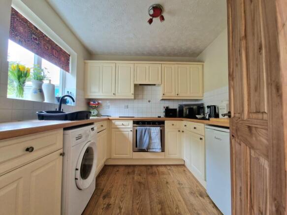 Chase Side Drive, Rugeley photo 4