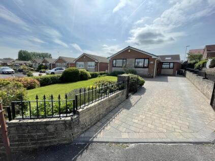 33 Chichester Crescent, Chadderton, Oldham, OL9 0RW