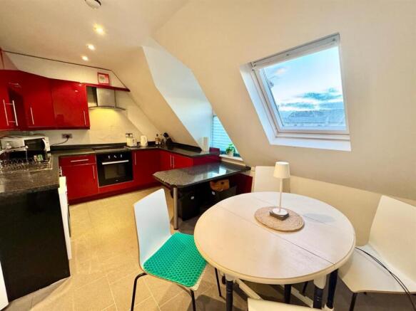 Arvon Avenue, Llandudno photo 4