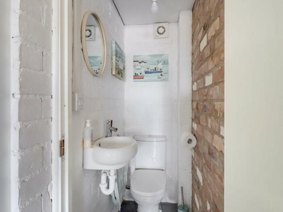 Bathroom (WC)