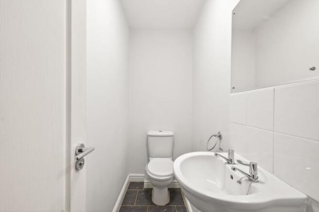2 bed Flat for sale Image 9