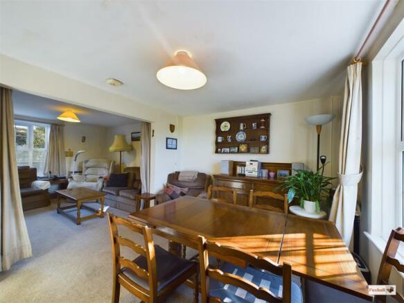 Lounge / Dining Room