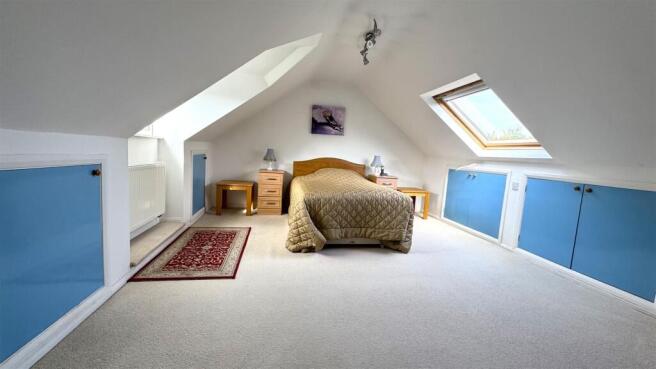 Bedroom 1.jpg