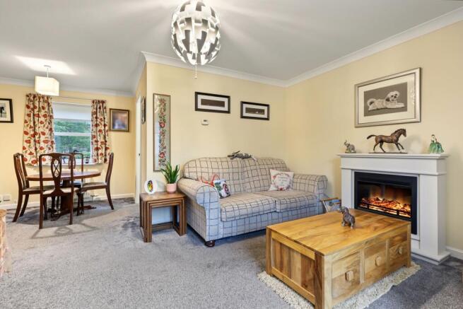 Lounge/ Dining Room