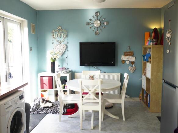 KITCHEN/BREAKFAST RO