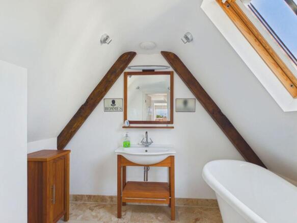 2 bed Apartment for sale Image 8