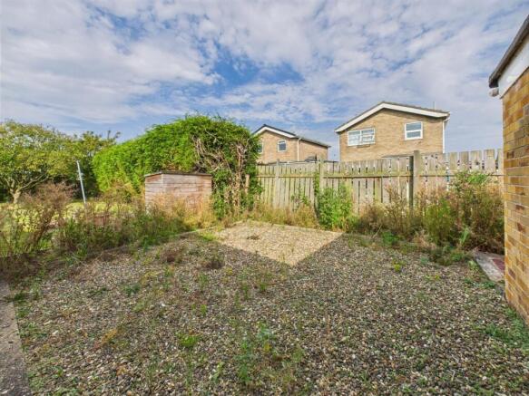 2 bed Semi-Detached Bungalow for sale Image 9