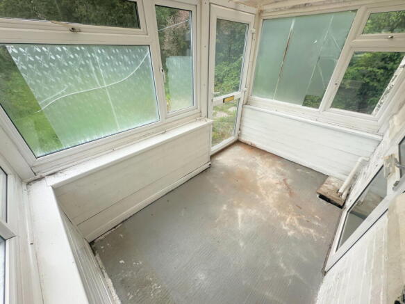 86 Longstone Road, Paignton, Devon, TQ4 7HN photo 4