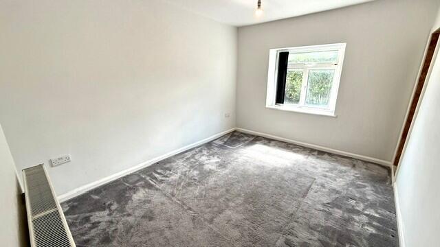 2 bed House to rent Image 11