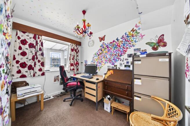 5 bed Detached for sale Image 11