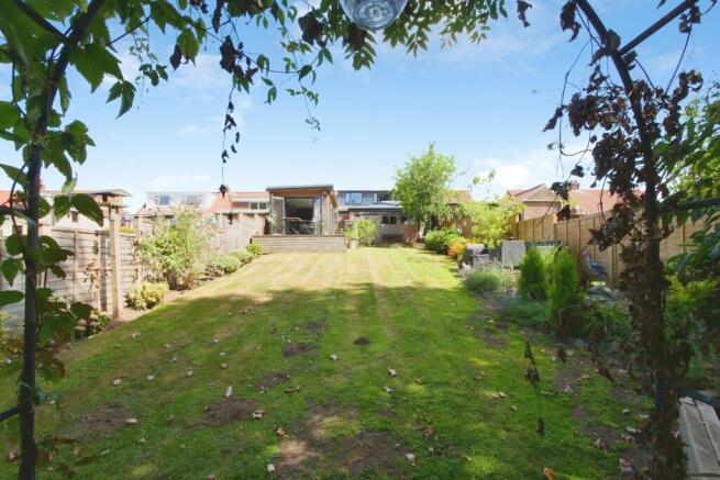 3 bed Semi-Detached Bungalow for sale Image 11