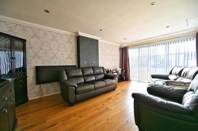 Lounge / Dining Room
