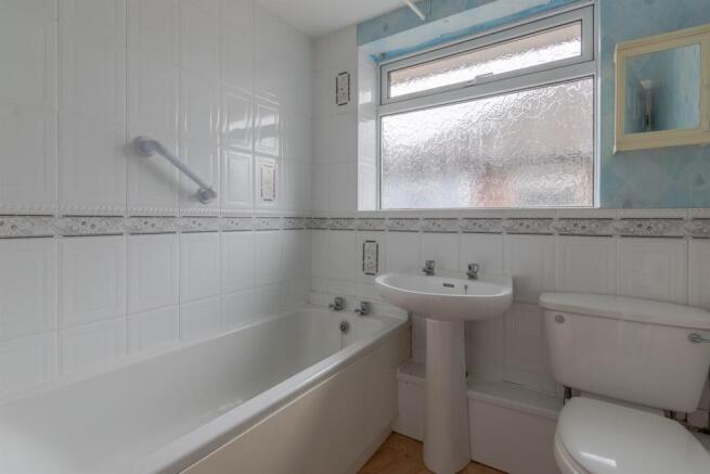 2 bed Bungalow for sale Image 9