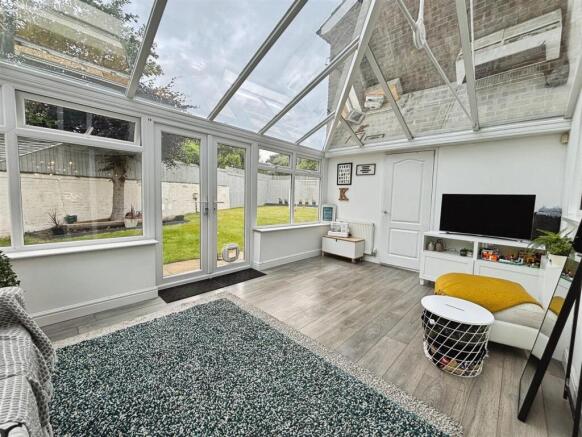 4 bed Detached for sale Image 7