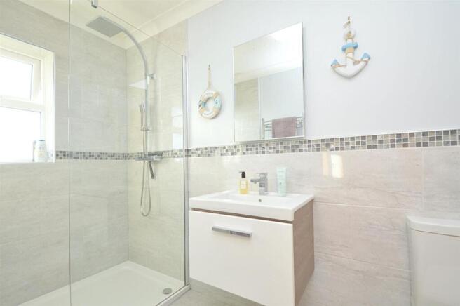 resizedEnSuite.jpg