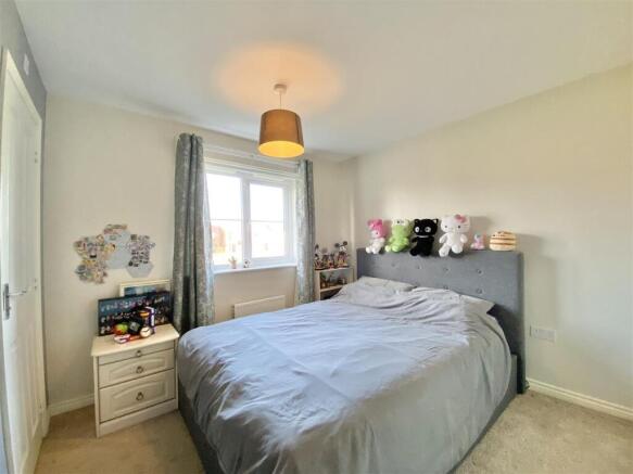 3 bed Semi-Detached for sale Image 8