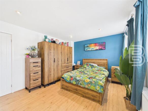 Bedroom 1 (2).jpg