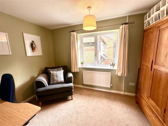 BEDROOM 2