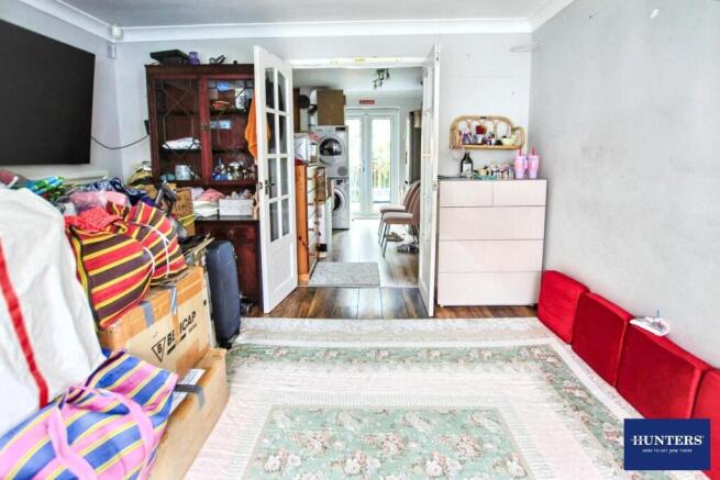 3 bed Semi-Detached to rent Image 6