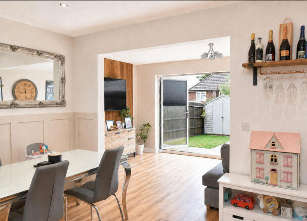 Kitchen - Lounge