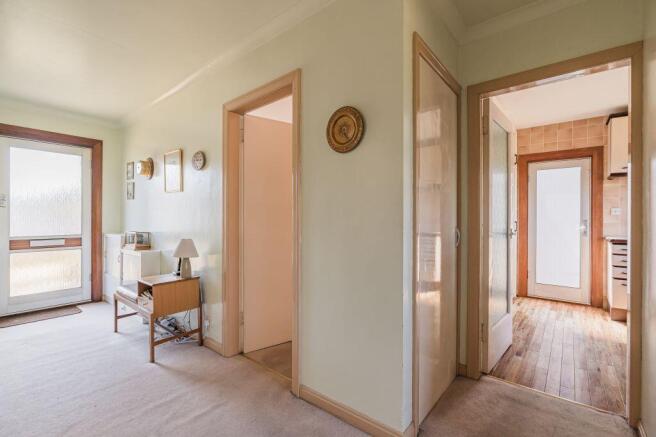 25 Craigs Gardens, Edinburgh, EH12 8HA photo 4