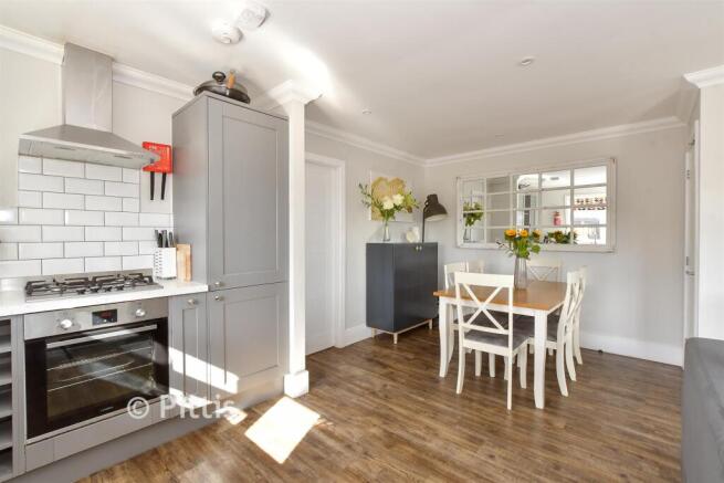 Kitchen/Dining Area