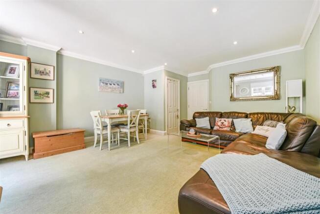 Holmdale, Eastergate photo 4