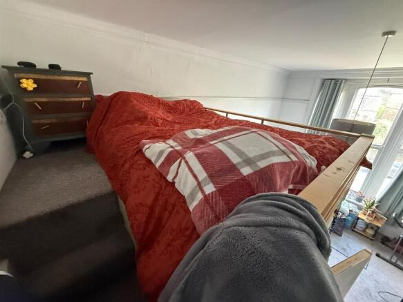 1 bed Flat to rent Image 4