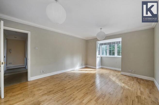 Corner Farm Close, Tadworth - KT20 5SJ