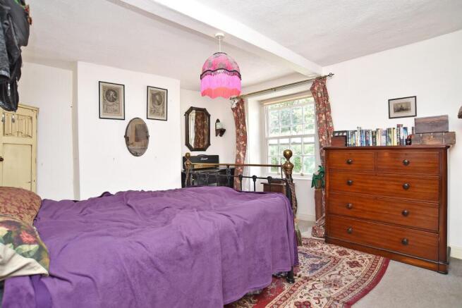 3 bed Semi-Detached for sale Image 7