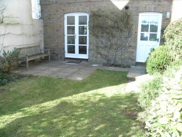 Garden to houuse