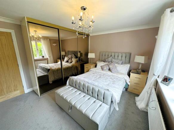 3 bed Detached Bungalow for sale Image 8