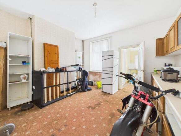 4 bed House for sale Image 5