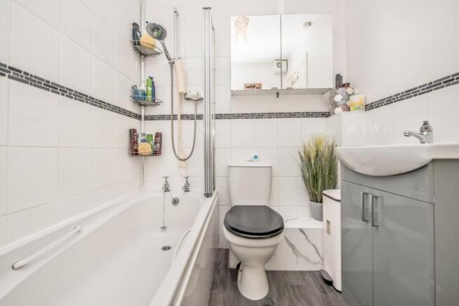 1 bed Bungalow for sale Image 8