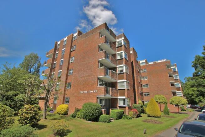 3-bed flat on Bassett, Southampton, £210,000