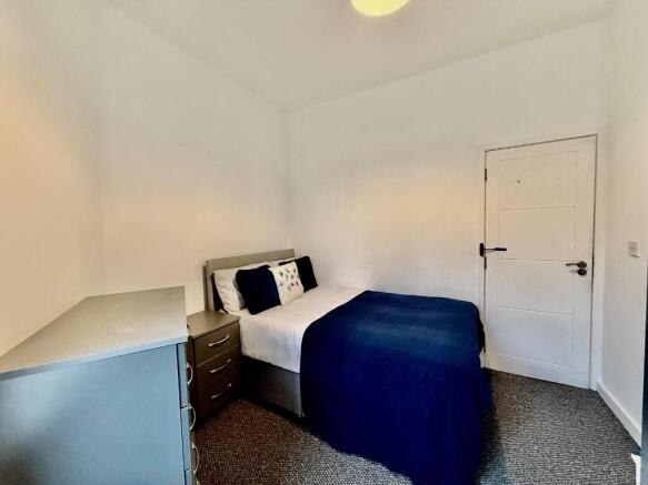 6 bed House Share to rent Image 5