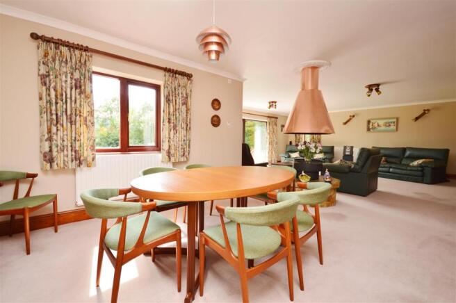 Dining Room.JPG